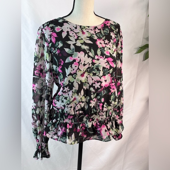 Bar III Black and Green Ruffled Blouse 🪷🖤 - Picture 4 of 10